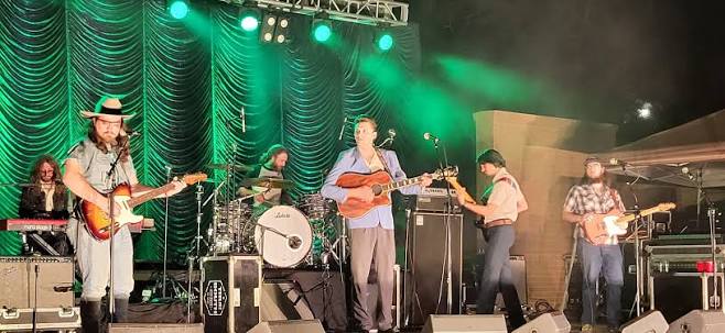 The Red Clay Strays live on tour